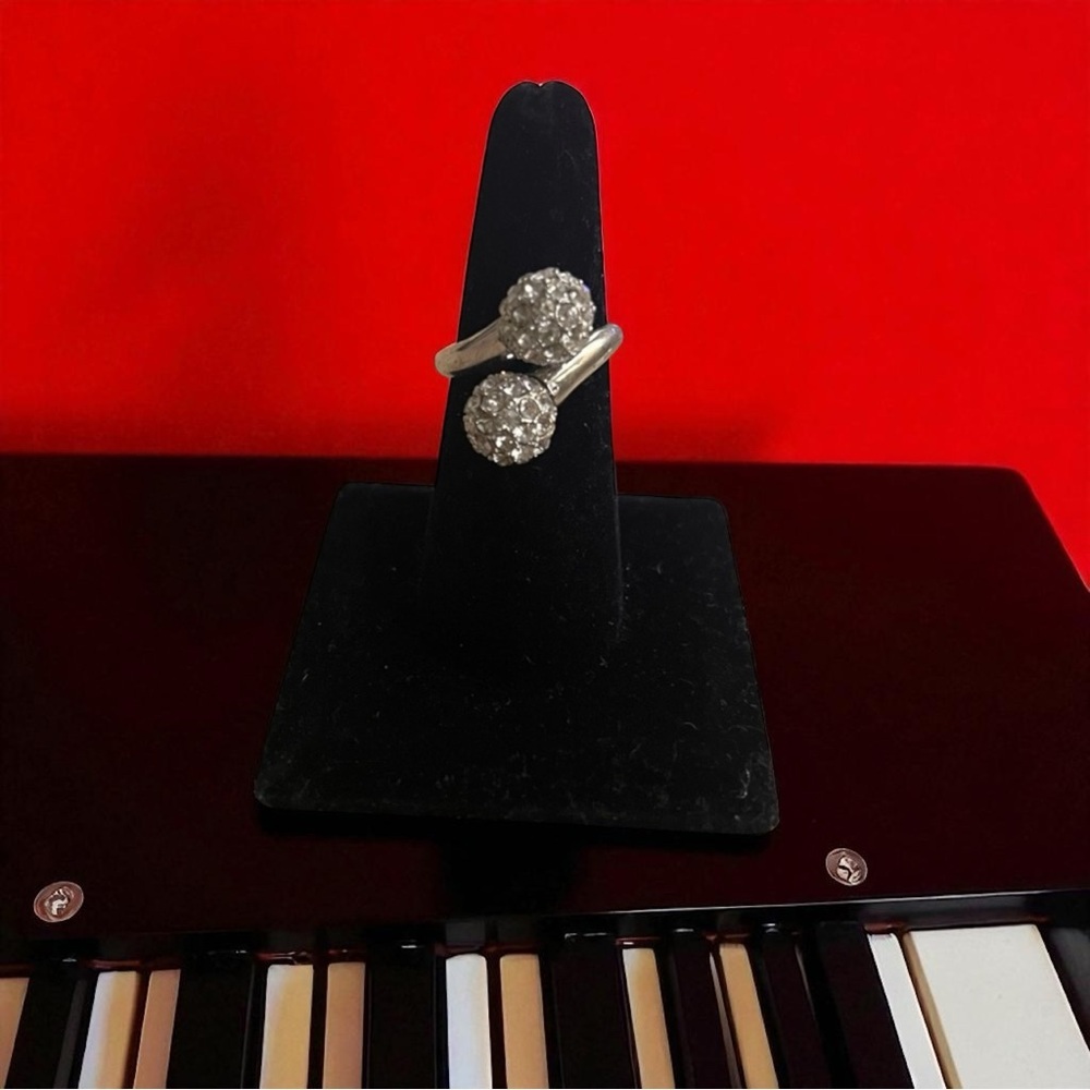Elegant Silver Crystal Ball Ring